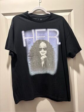 HER Graphic Tee - Black